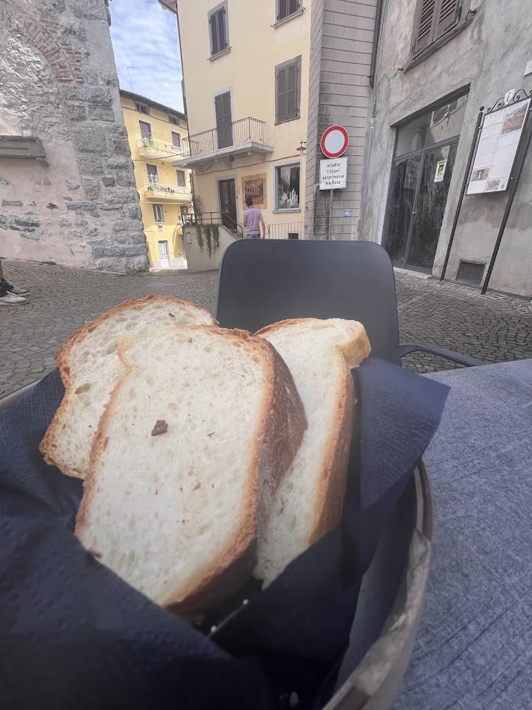 Estelle Rachél_Osteria La Torre_Lovere_review