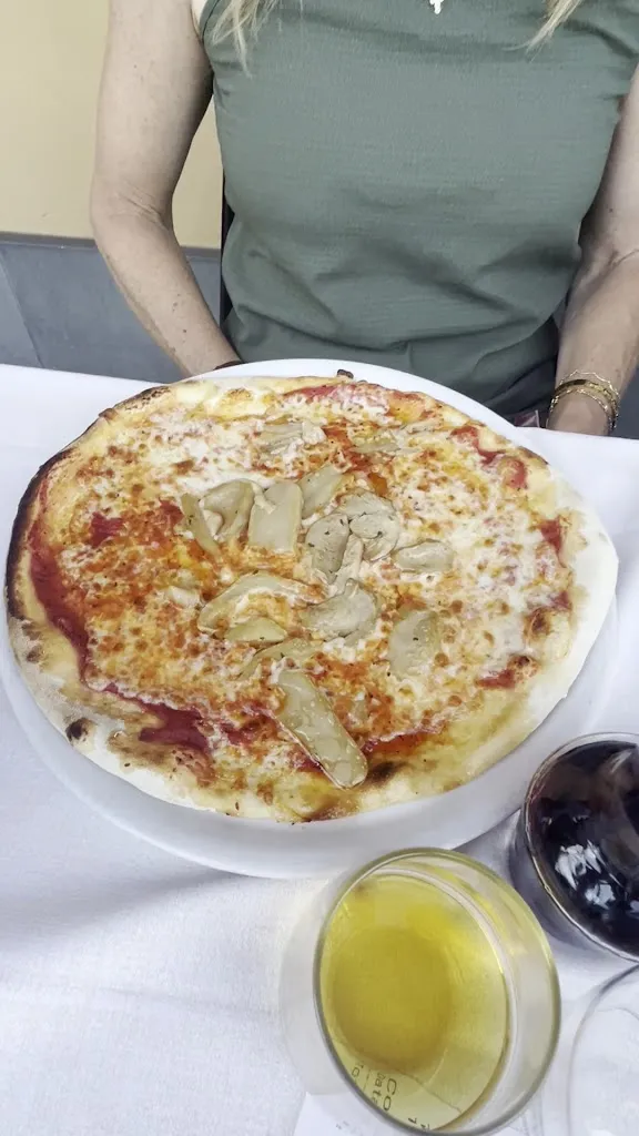 Estelle Rachél_Ristorante Pizzeria Bar ALMICI_Lovere_review