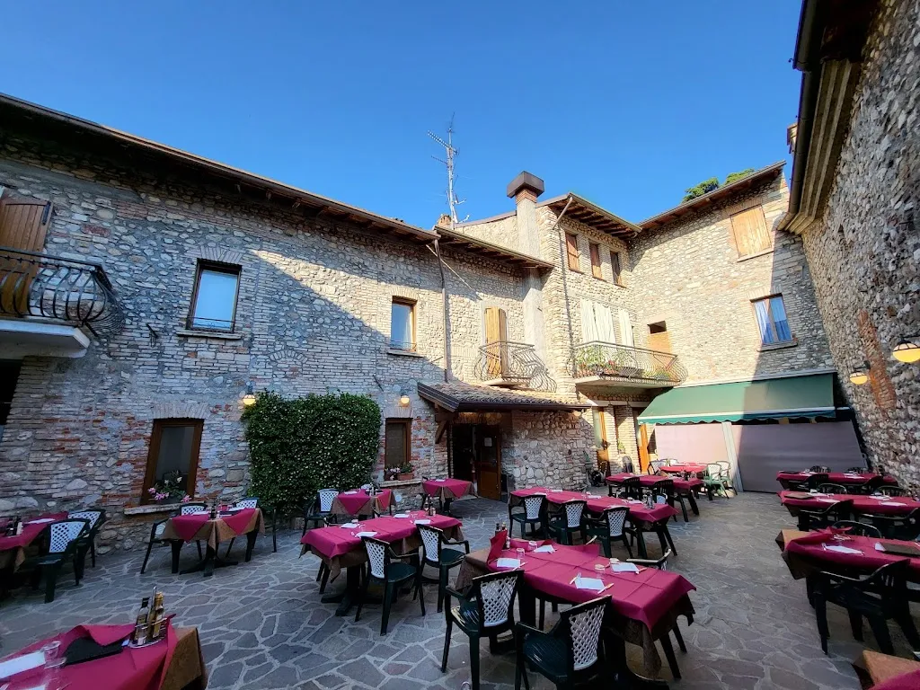 Trattoria Pizzeria Da Ezio restaurant in Lonato