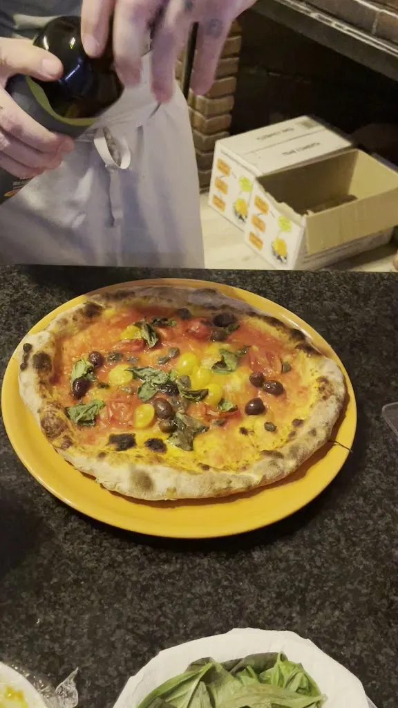 Gazebo Pizzeria Artigianale_Lungavilla_slider_image_2