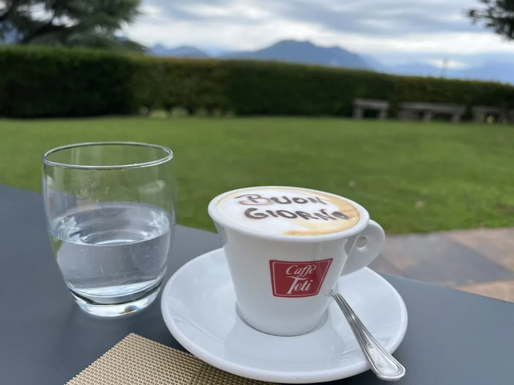 Alex Yanjun Hao_La Corte di Lurago_Lurago d'Erba_review