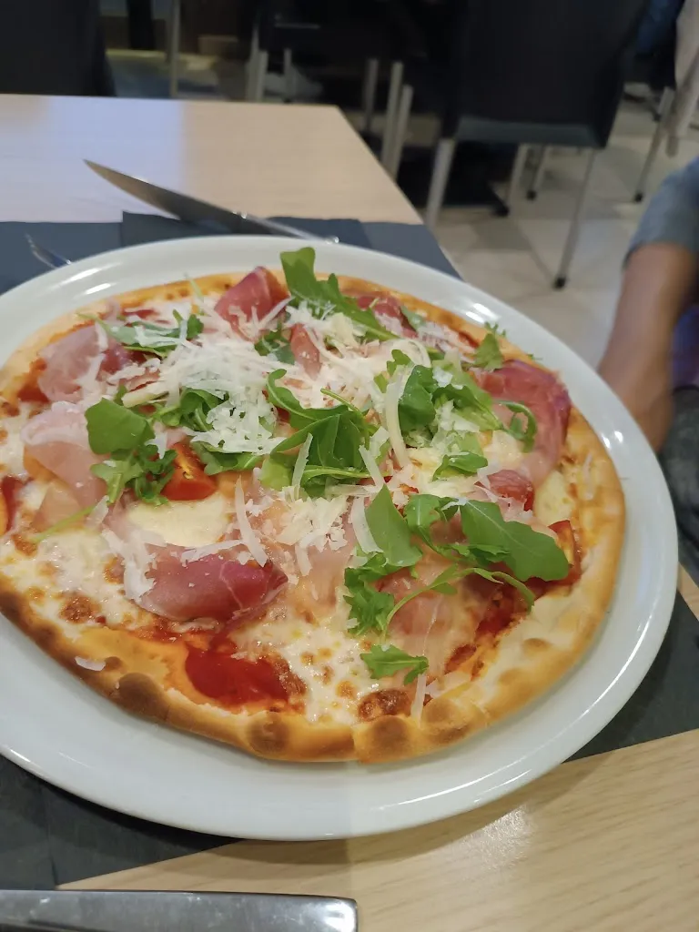 Non solo Pizza restaurant in Lurano