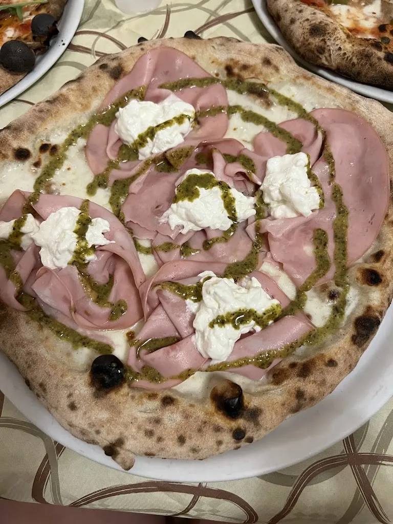 Marina O_Pizzeria Il Balconcino Food & Beer_Avetrana_review
