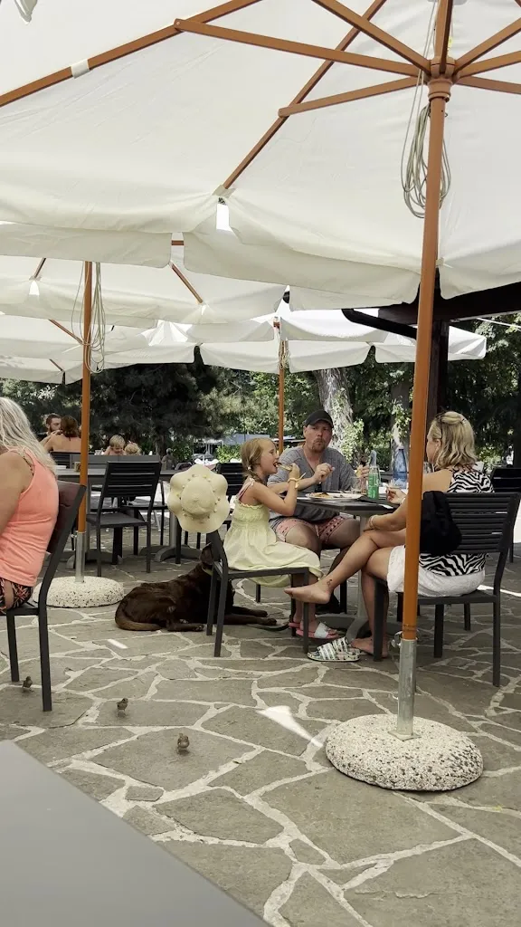 Giona Beach_Maccagno_slider_image_2