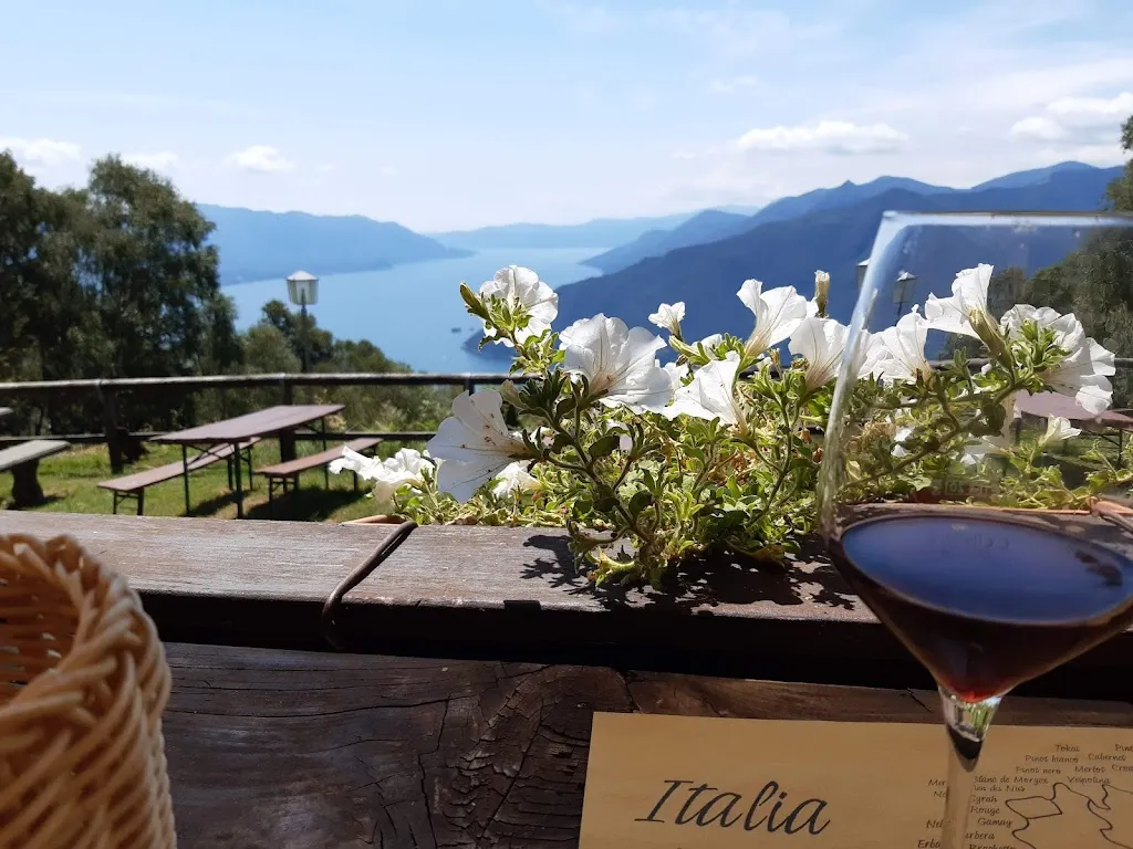 Fanny Dralet_Ristoro Lago Delio_Maccagno_review