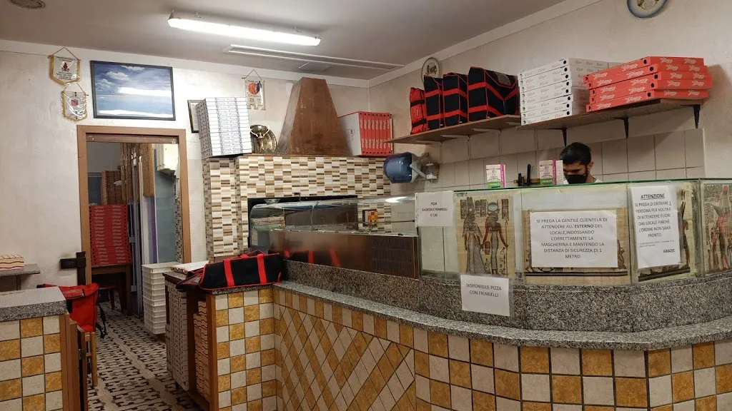 Pizz.Due Regine Di Sewilam Ahmed Mohamed El Sayed restaurant in Lumezzane