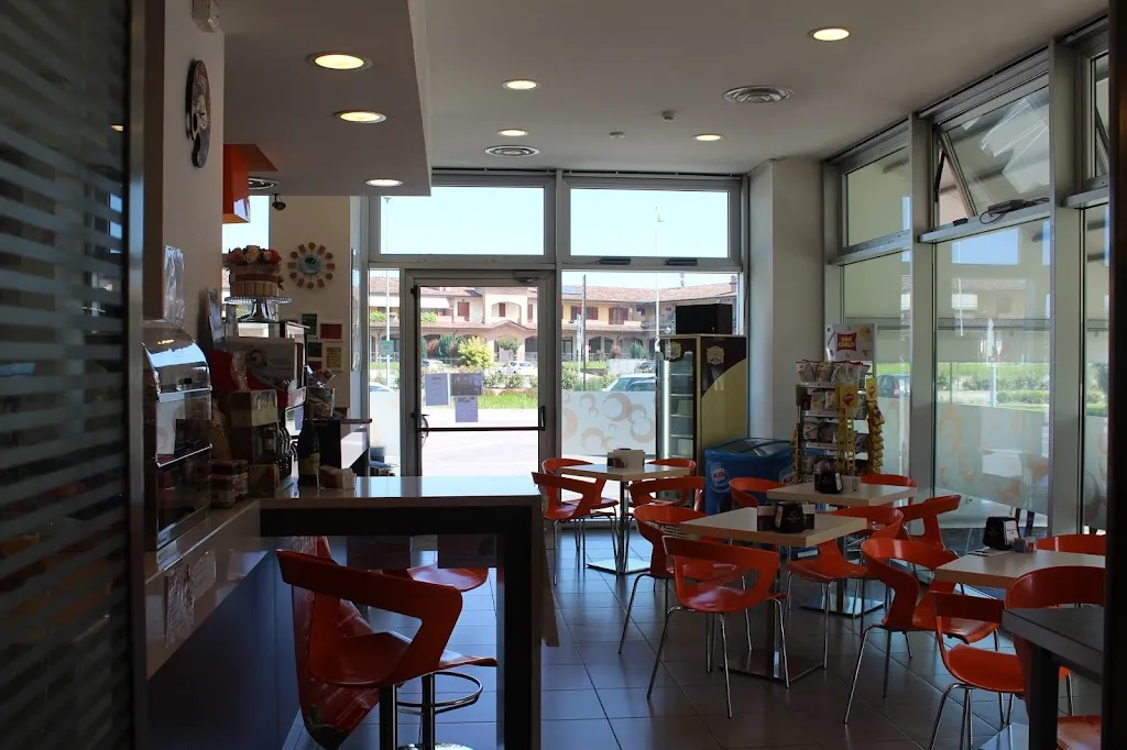 Via Roma 48 restaurant in Maclodio