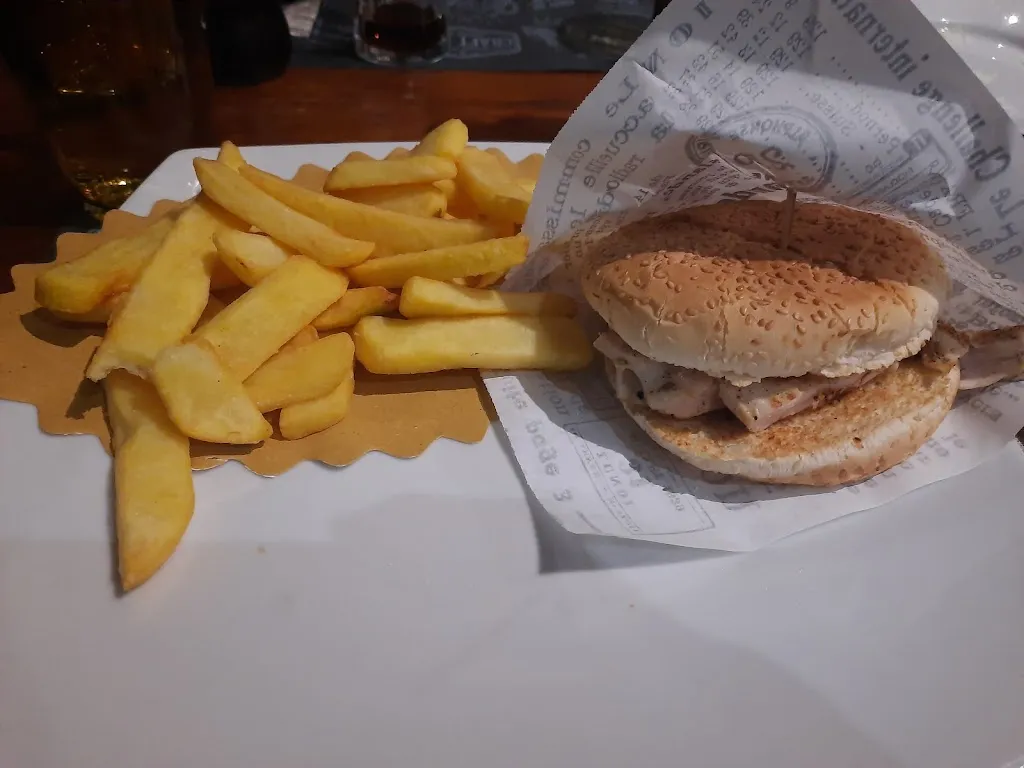 Martina_Hacienda Pizza, burger & show dinner_Madignano_Bewertung