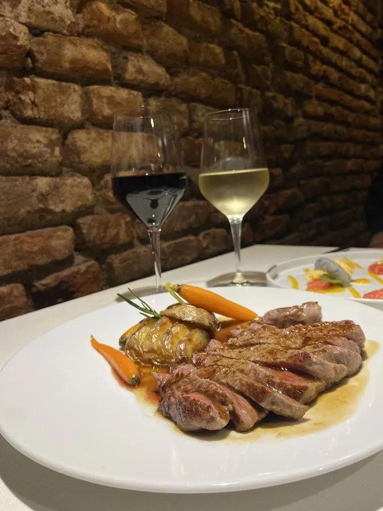 Sofia Telesca_Eden - Restaurant & Lounge Bar_Magenta_review