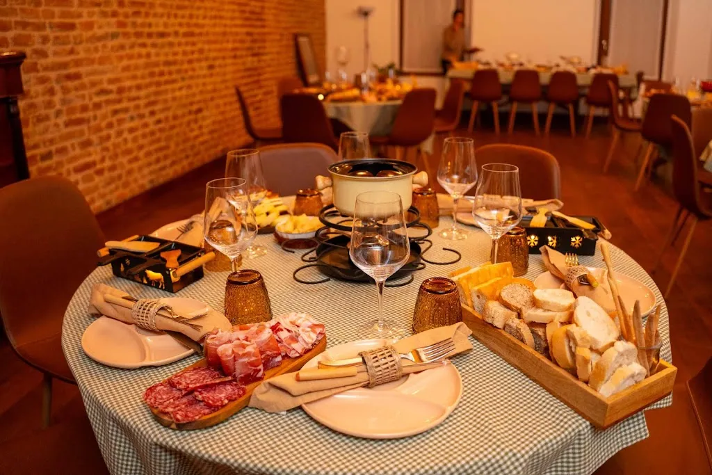 LE FONDUE CHEZ NOUZ restaurant in Malagnino