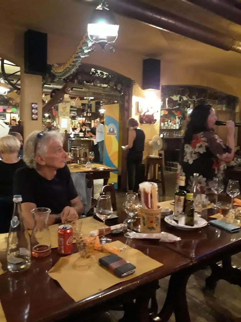 New Fox Ristorante Birreria restaurant in Malavicina