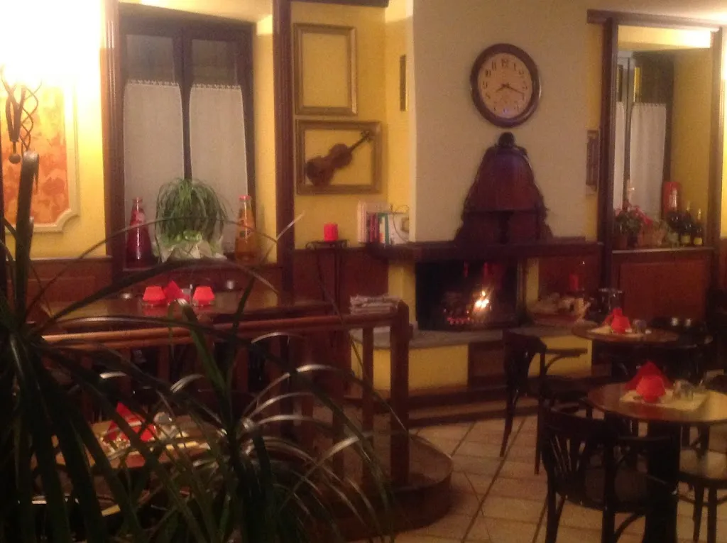 Caffè Italiano di Passolunghi Floriano restaurant in Maleo