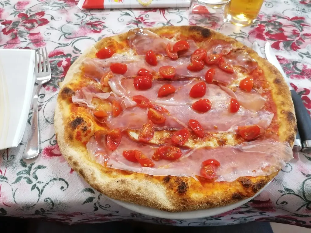 La Rotonda - Pizzeria_Marcallo_slider_image_2