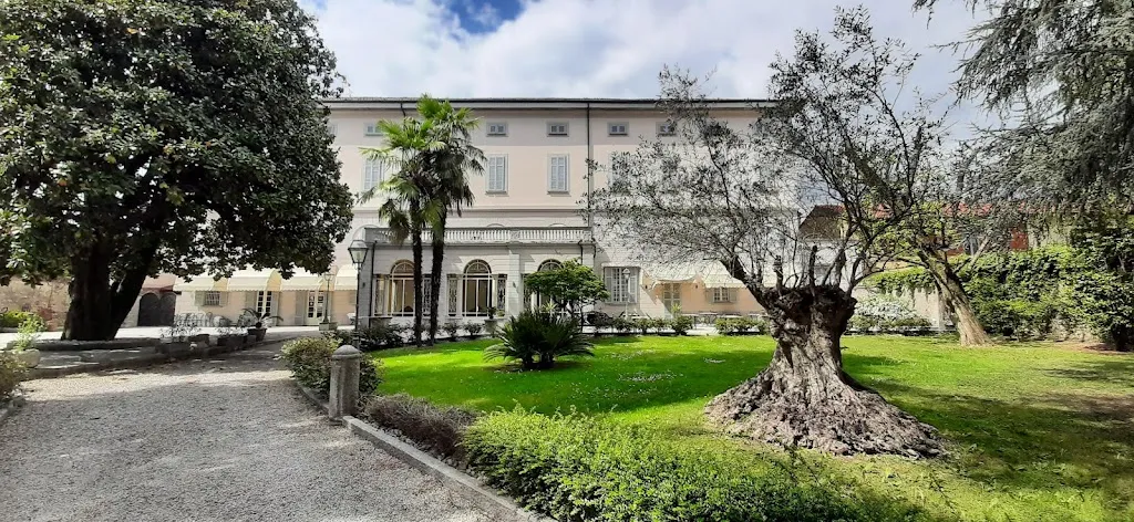 Mary Battisti_Villa Garden_Marcallo_review