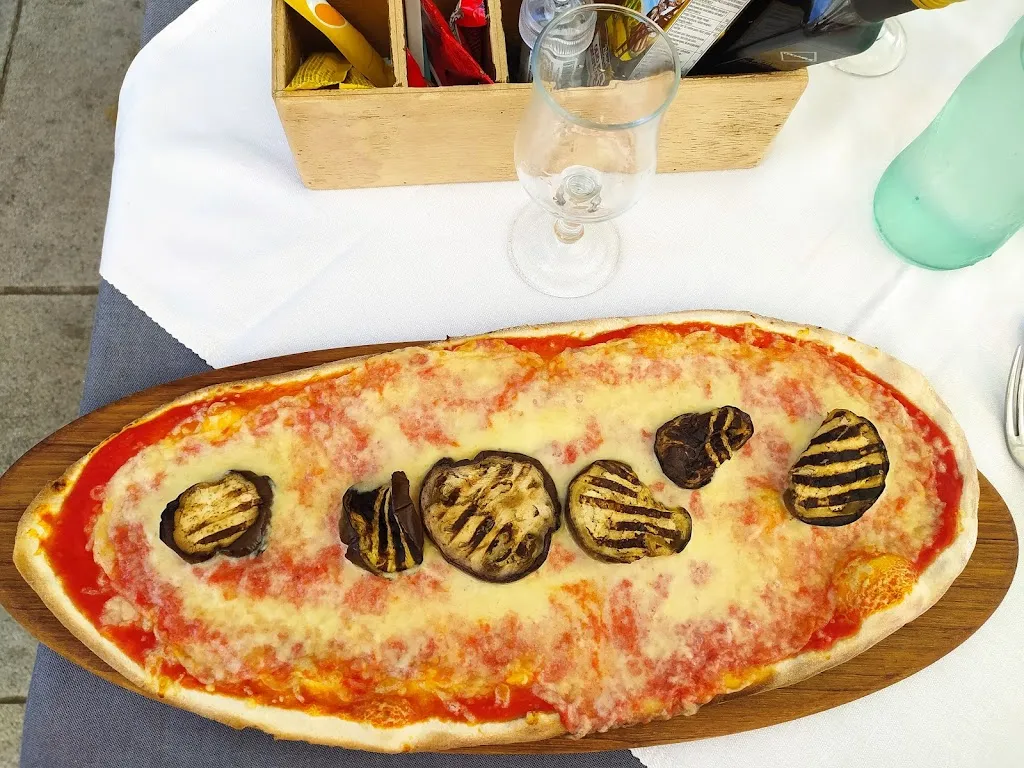 Villa Garden_Marcallo_slider_image_2