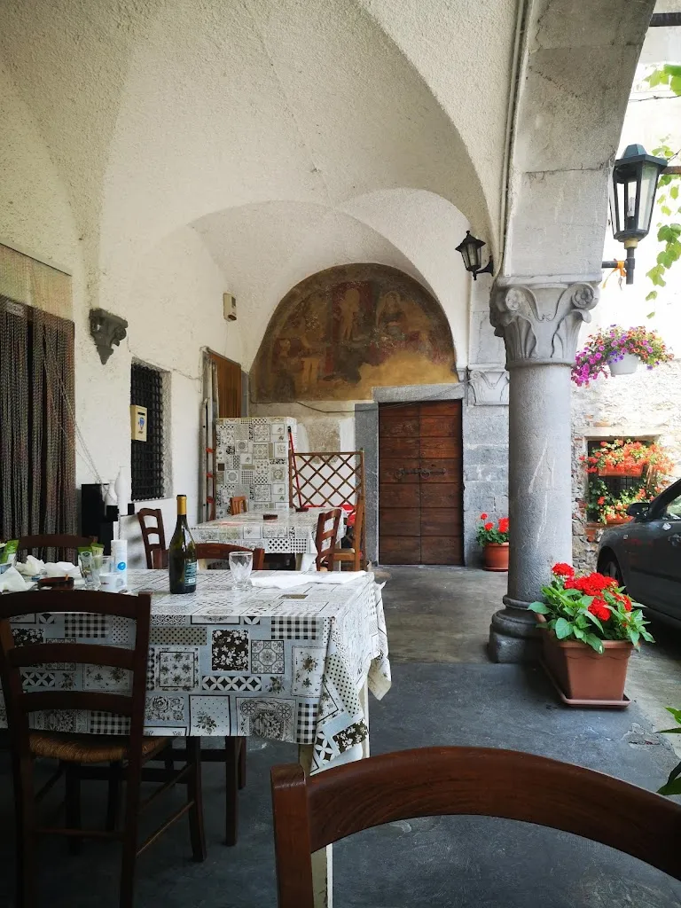 Trattoria RosyDa Gino Di Filice Gino restaurant in Marcheno