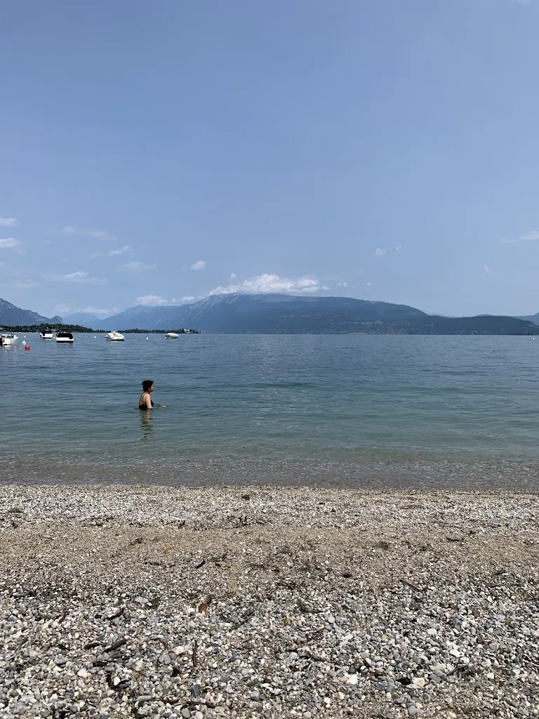 Kush Galav_Nasimi Beach_Manerba del Garda_review