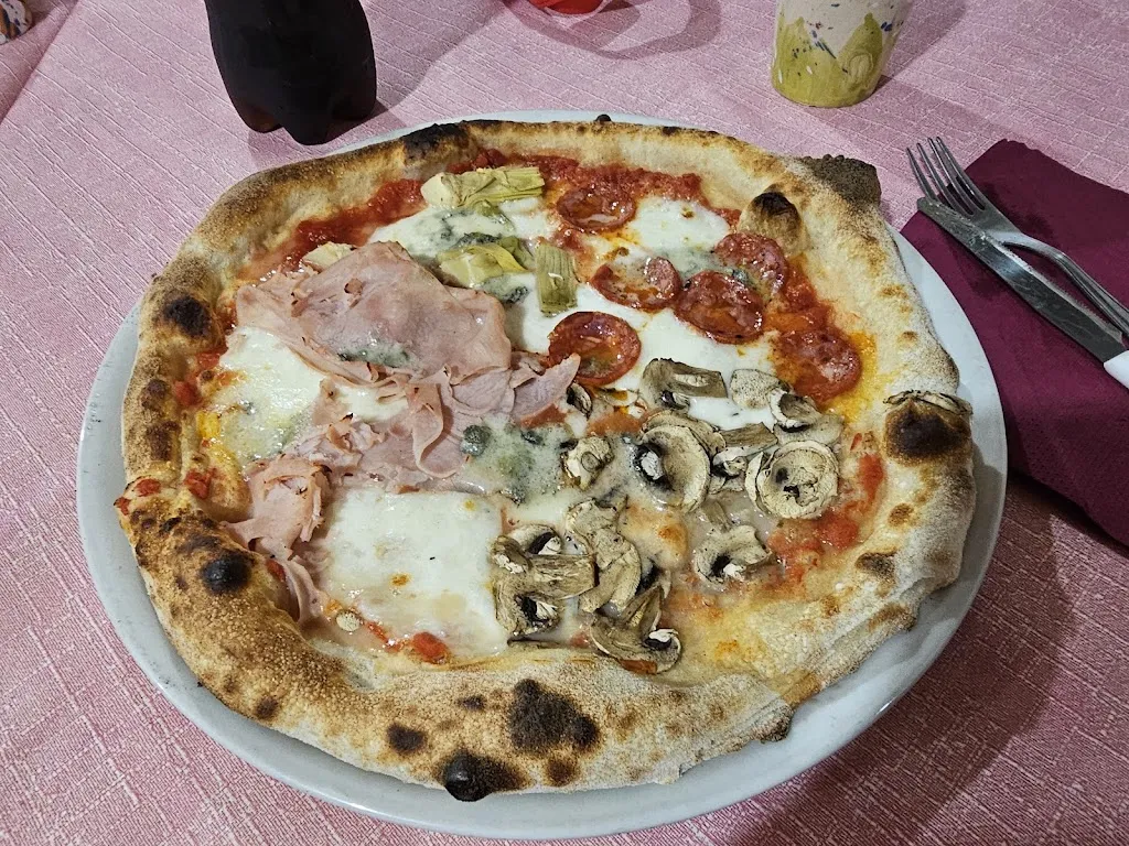 La Piazzetta Pizzeria-Braceria_Avetrana_slider_image_3