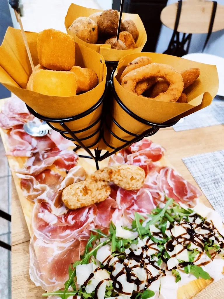 Pizzeria Gyon Py_Avetrana_slider_image_3