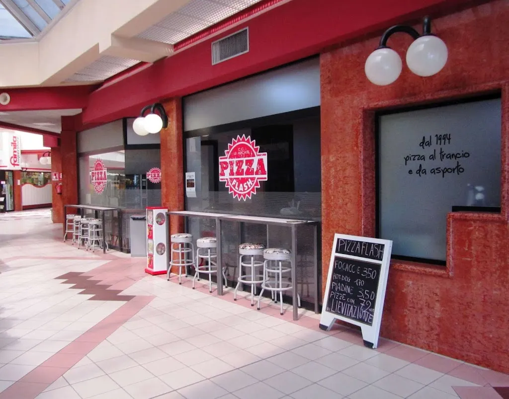 PIZZA FLASH dal 1994 - pizza al taglio Manerbio restaurant in Manerbio