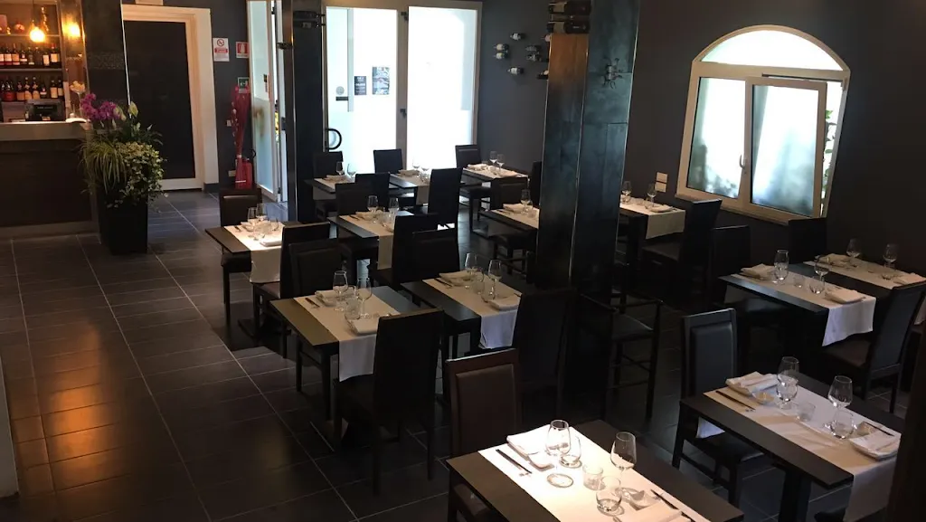 Enjoy Restaurant restaurant in Marchirolo