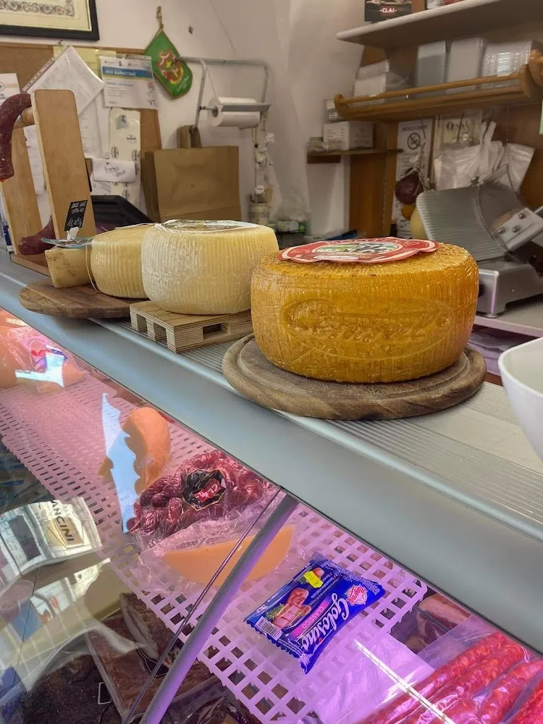 Nicola Vanormelingen_Macelleria Mancini, Da Antonio Dal 1978. Gastronomia e Braceria da asporto, polli allo spiedo, carni Locali, Prodotti Tipici_Avetrana_review