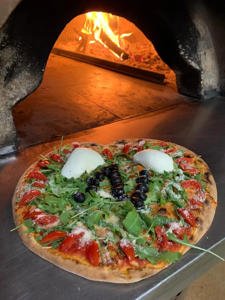 Pizzeria Regina_Marmirolo_slider_image_3