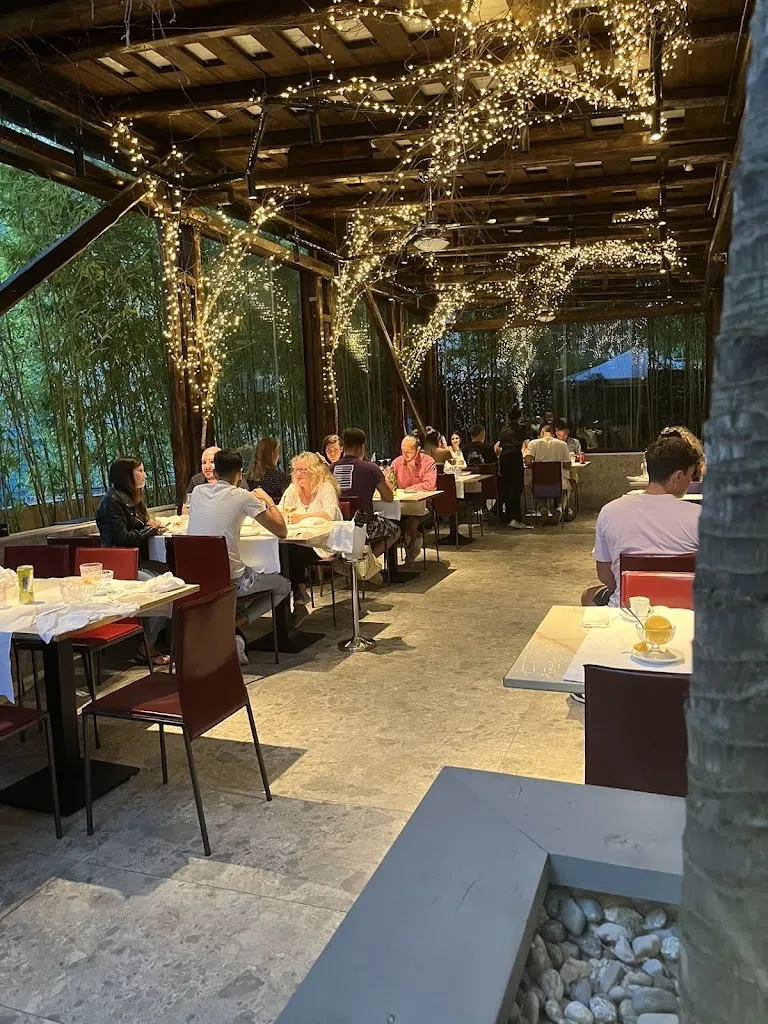 Izumi restaurant in Maslianico