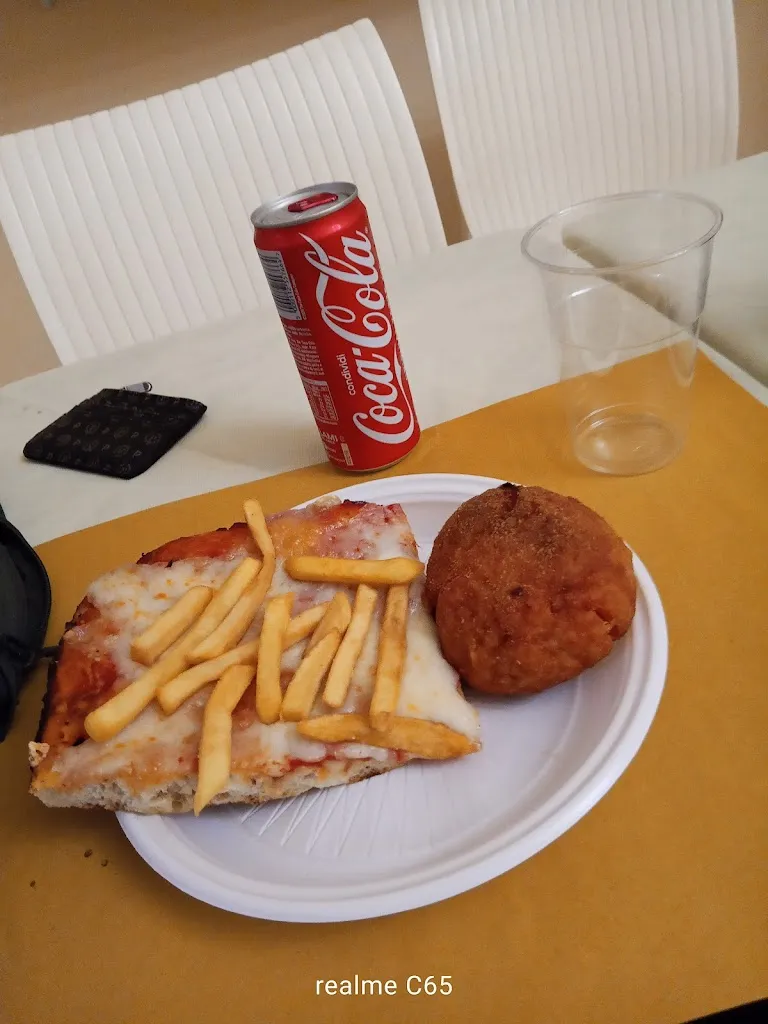 mattia Macrì_I miei manicaretti_Avetrana_recensione