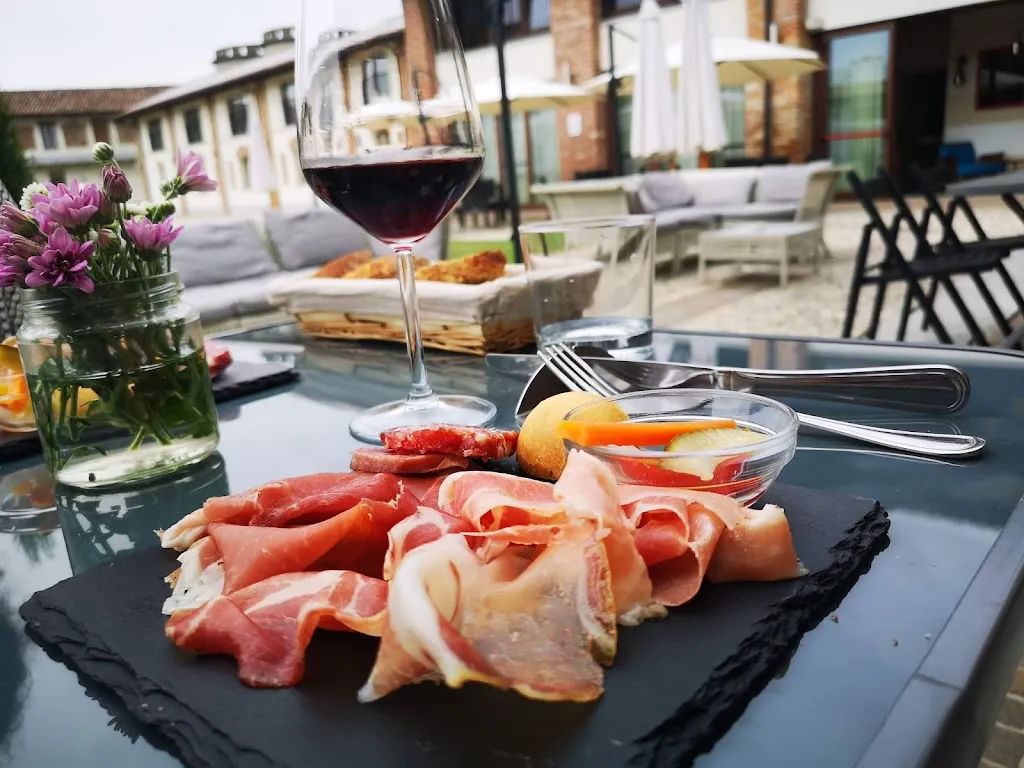 Cascina Sesmones Hotel & Restaurant_Massalengo-Motta Vigana_slider_image_3