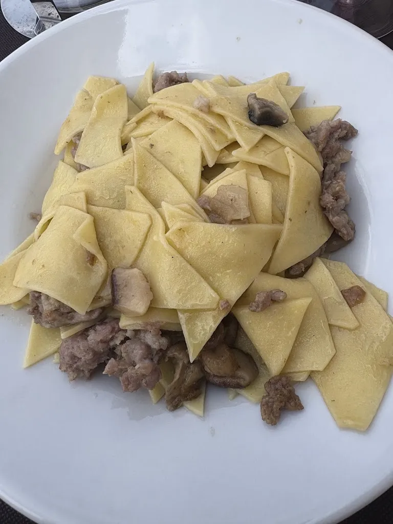 Karen Millen_Pizzeria Trattoria L'Artigiano_Capestrano_review