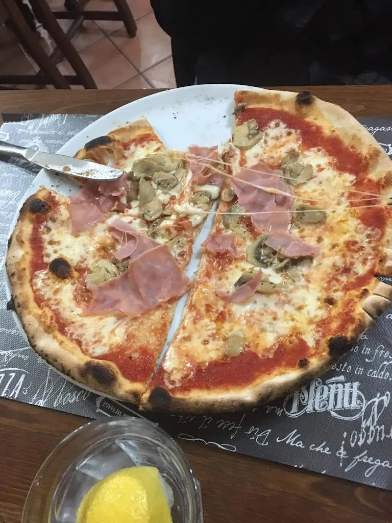 Menu_Pizza Classic_Medolago_image_9