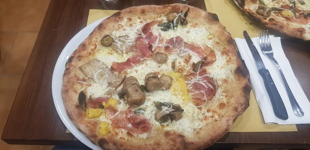 Lucabi_Pizza Classic_Medolago_review