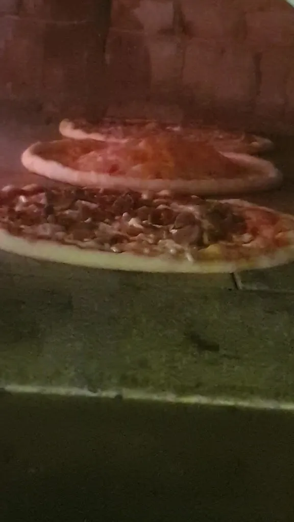 PIZZERIA La Contadina di Abou Shaker Khaled_Medole_slider_image_2