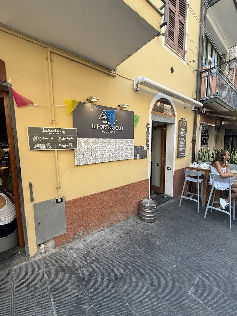 IL PORTICCIOLO ristorante pizzeria_Menarola_slider_image_3