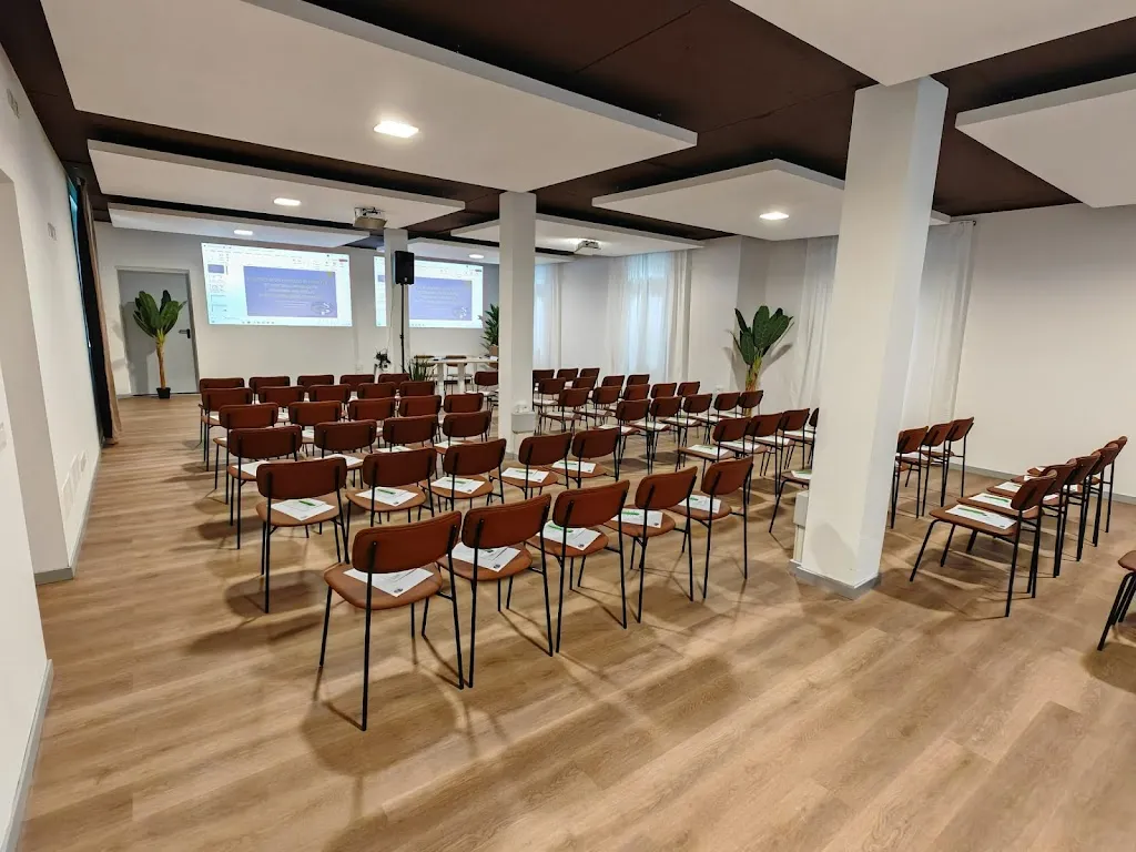 Tenuta Aquasole, Hotel e Ristorante nella natura, Sale Meeting e Centro Congressi Aziendali a Mercallo_Mercallo_slider_image_1