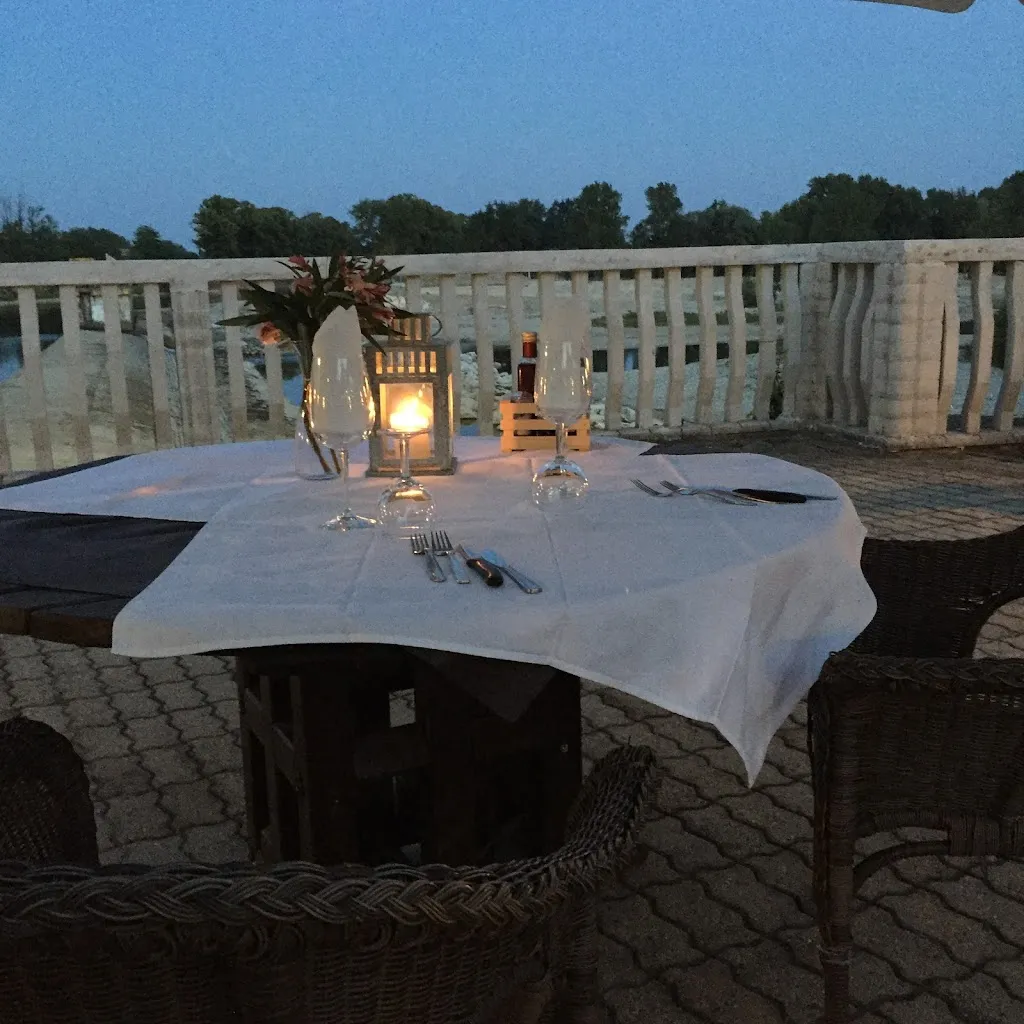 Adda Lido restaurant in Merlino