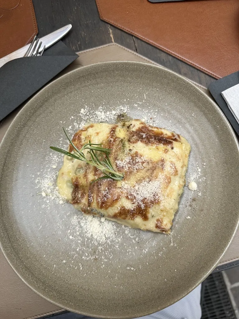 Gabriel B_Divino 13_Menaggio_review