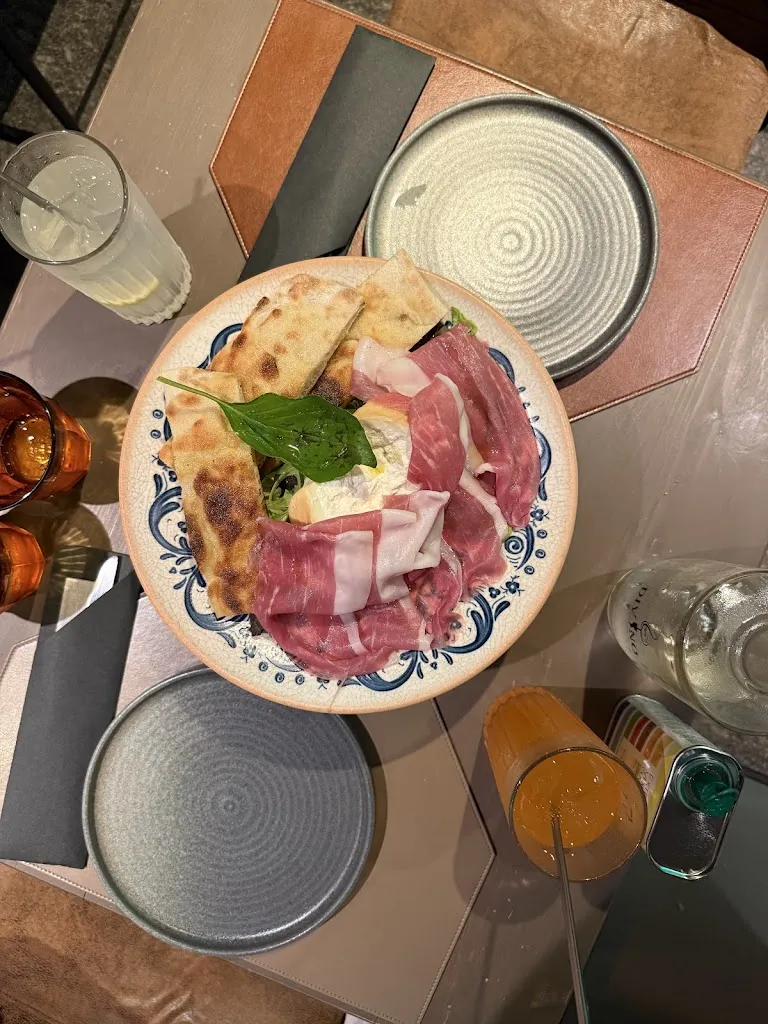 Michael Shakhvorostov_Divino 13_Menaggio_review