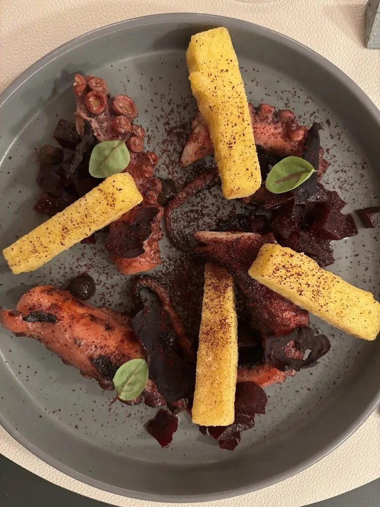 La Gügia_Mesero_slider_image_3