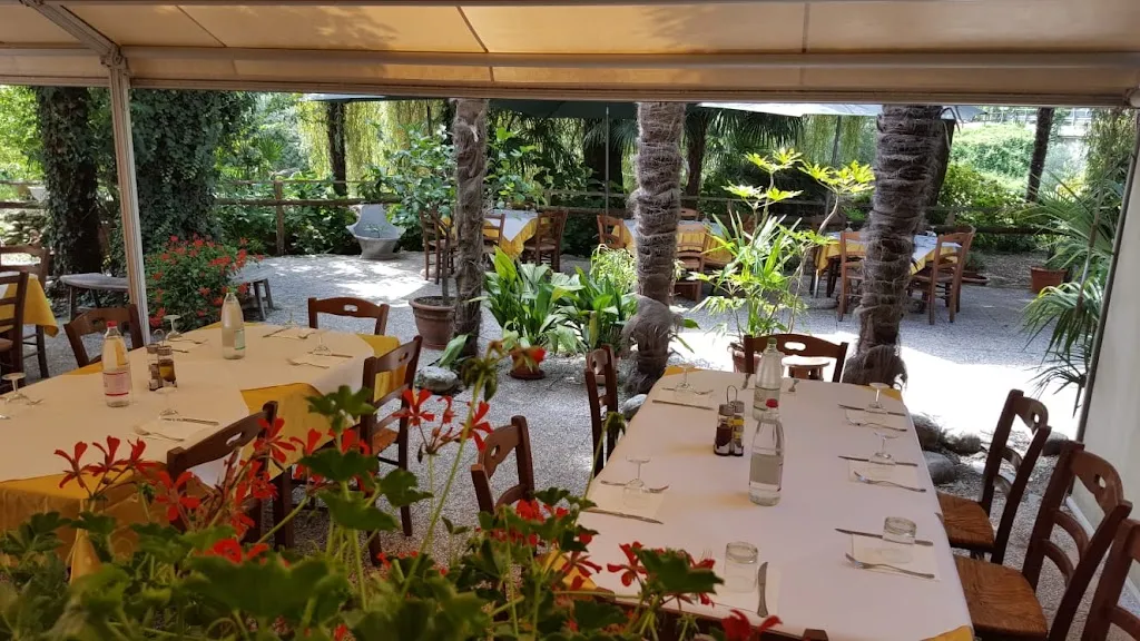 Bar Ristorante La Madonnina Di Strambini Alessandro restaurant in Mesenzana