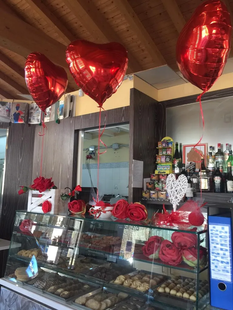 Pasticceria Artigianale Gelato Caffè_Mesenzana_slider_image_1