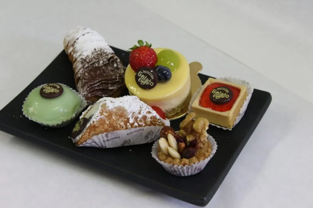 Pasticceria Artigianale Gelato Caffè_Mesenzana_slider_image_3