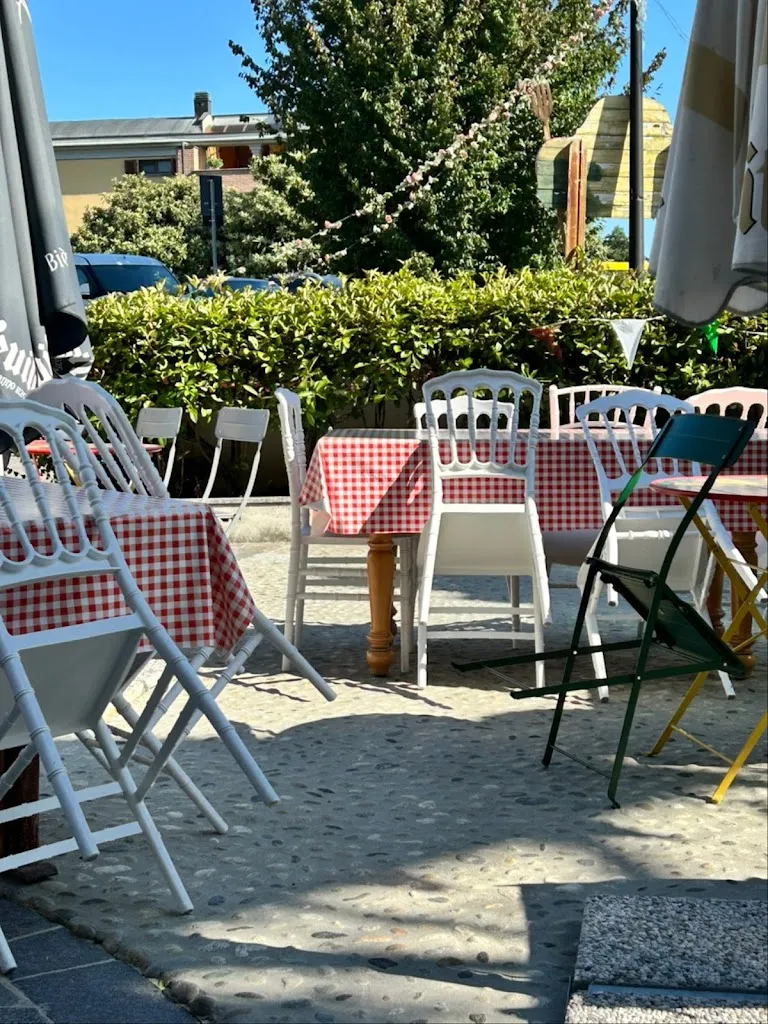 Osteria Social Food_Mezzago_slider_image_3