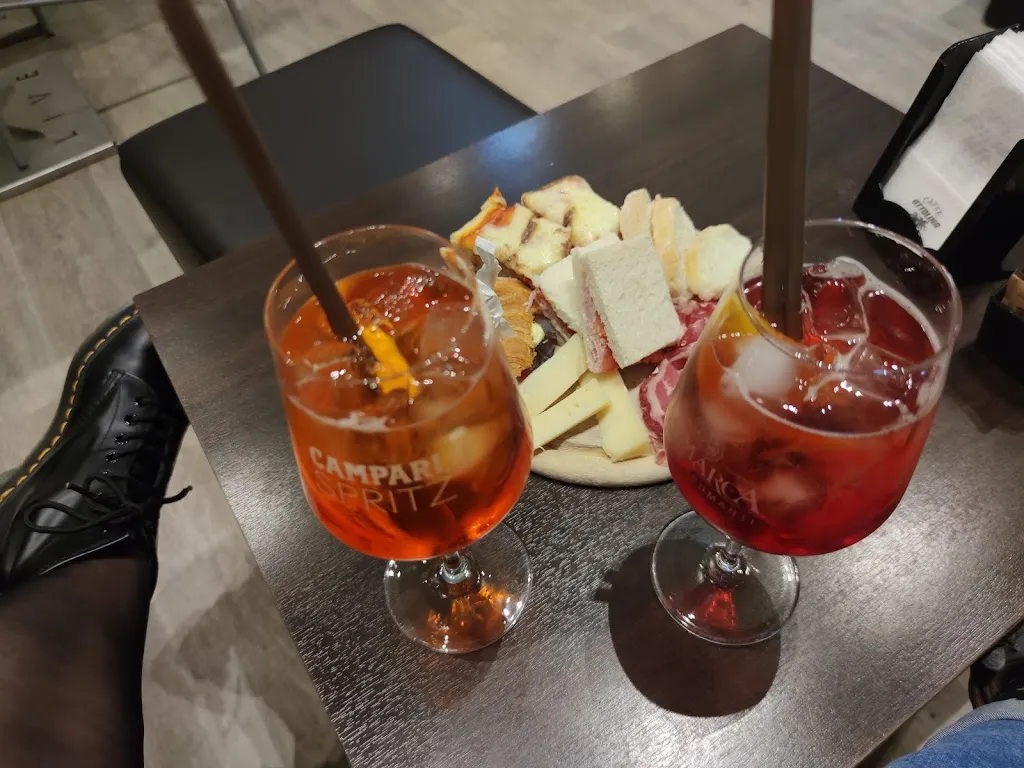 Live cafe_Miradolo Terme_slider_image_3