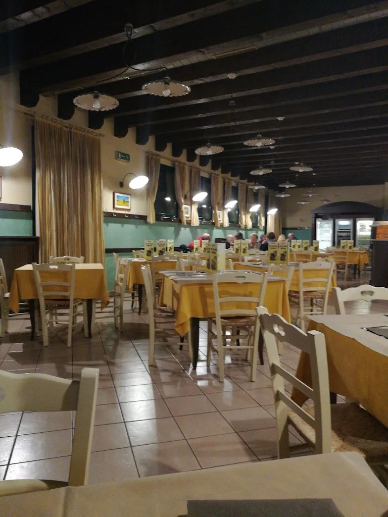 Pizzeria Al Vecchio Mulino restaurant in Moglia