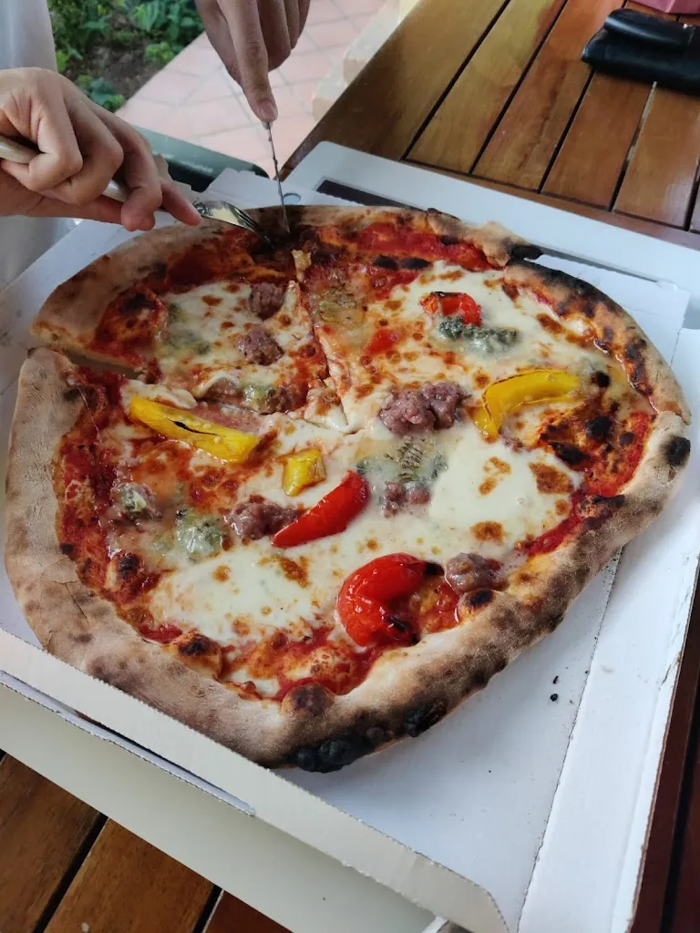 Lorenzo Mainetti_Pizzeria Ristorante Cavour_Molinetto_review