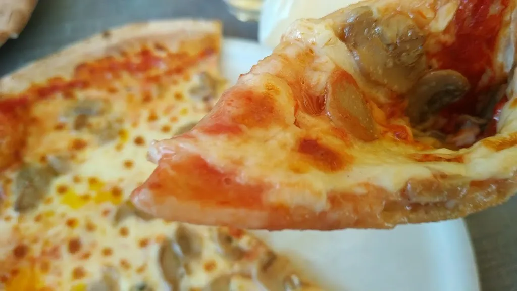 Pizzeria Ristorante Cavour_Molinetto_slider_image_2