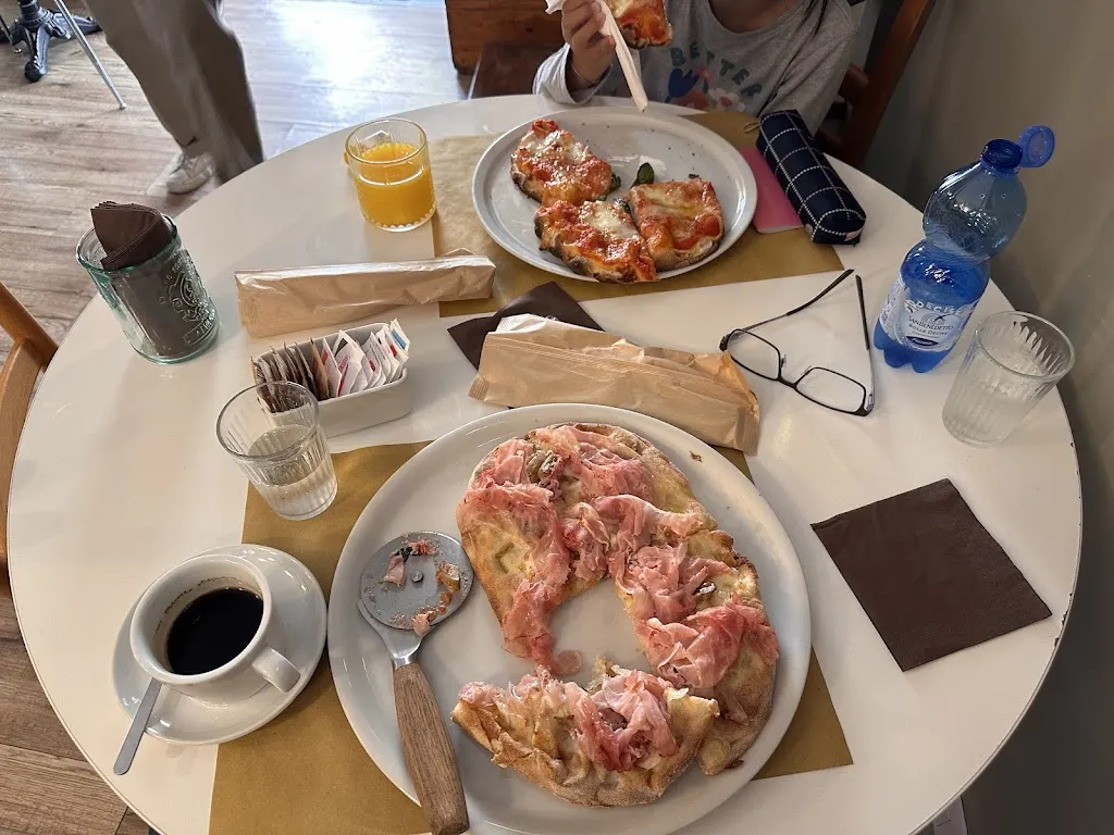 Bing Wang_BAR AL CENTRALE Cantina e Cucina_Moltrasio_review