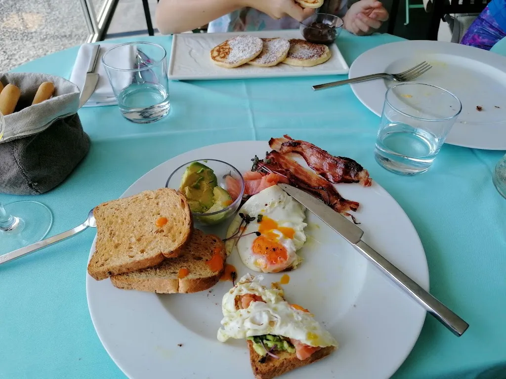 Sergej Leisle_Marina Food & Drinks_Moniga del Garda_review